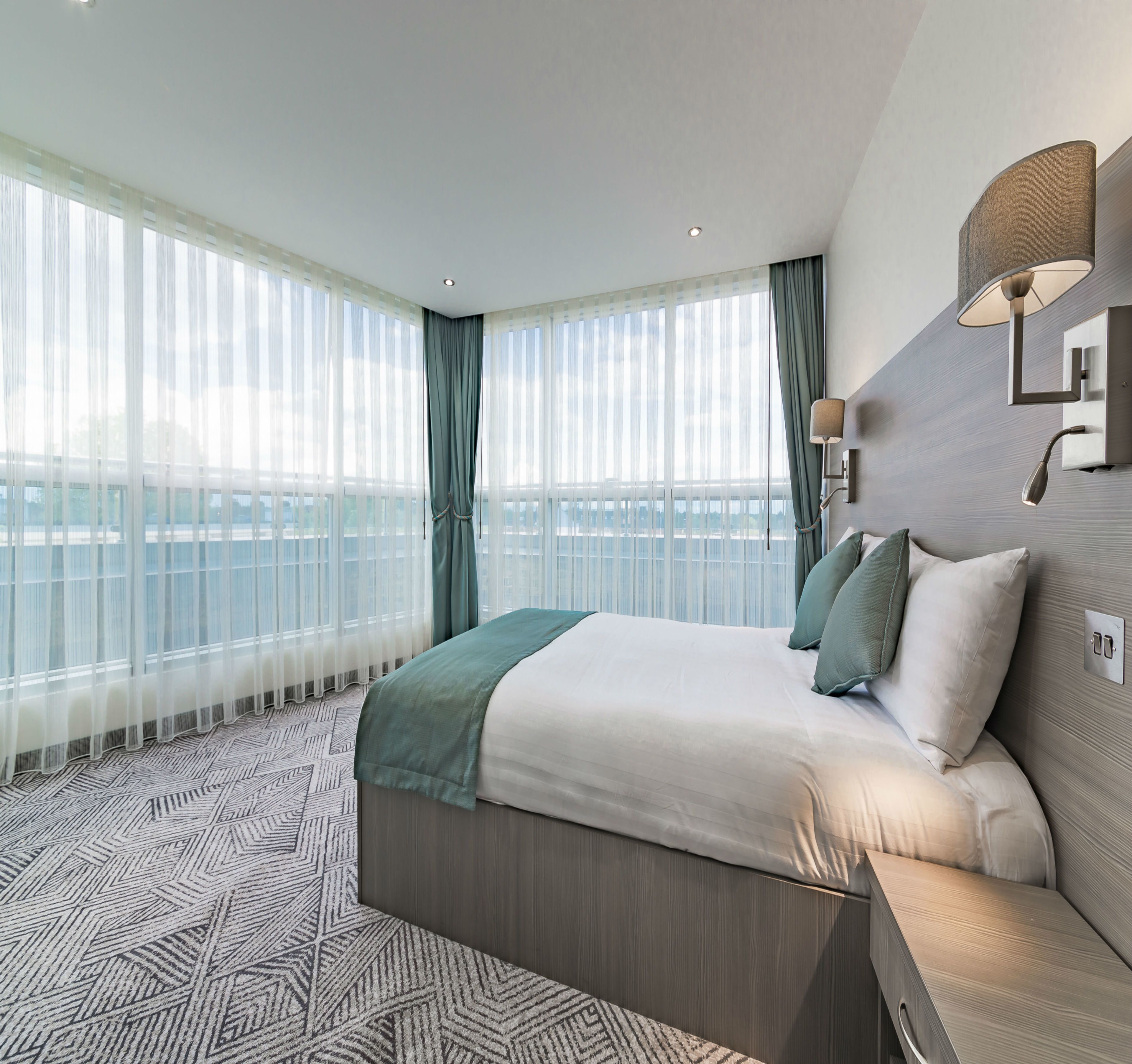 egyptian cotton sheets, desk, free wifi, bed sheets