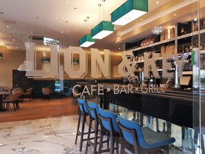 Bar (on property) - The Lion & Key Hotel (London)