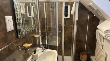 Traditional Cottage, Ensuite, Canal View (Self Catering Home) | Bathroom