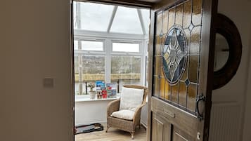 Traditional Cottage, Ensuite, Canal View (Self Catering Home) | Interior