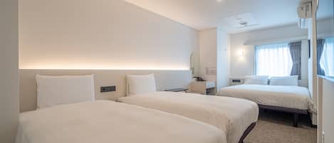 In-room safe, desk, free WiFi