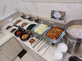 매일 뷔페 무료 아침 식사 포함