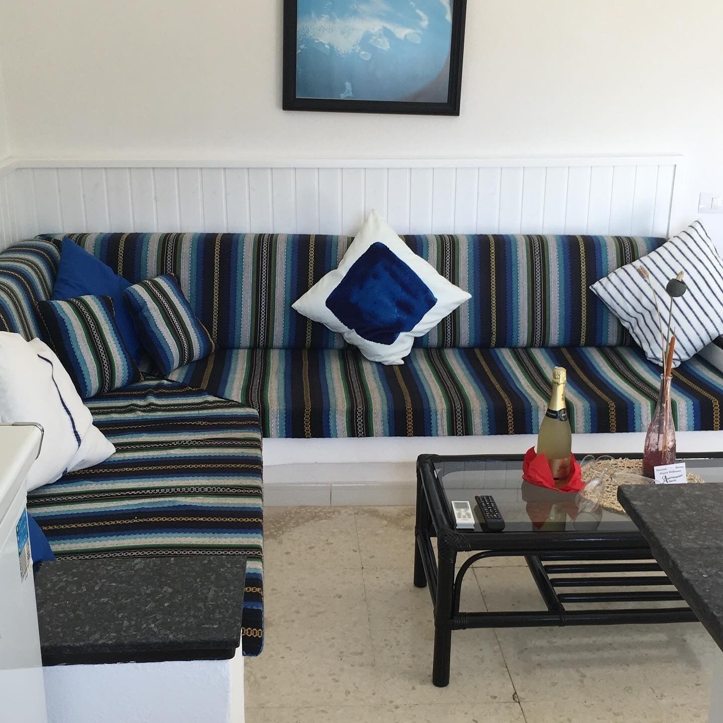 Minibar, in-room safe