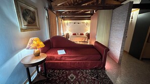 Deluxe Apartment, 1 Bedroom, Lagoon View | Living area | Flat-screen TV - San Simeon Apartments (Venice)