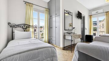 Minibar, in-room safe, iron/ironing board, free WiFi