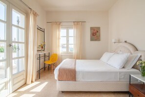 Minibar, in-room safe, iron/ironing board, free WiFi - Mimoza (Spetses)