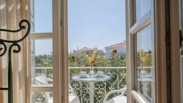 Chambre Triple, balcon (Old Harbour View & Garden View) | Vue de la chambre