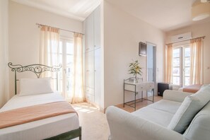 Minibar, in-room safe, iron/ironing board, free WiFi