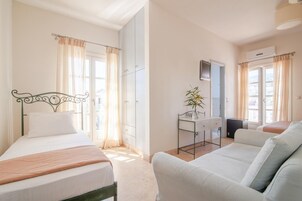 Minibar, in-room safe, iron/ironing board, free WiFi