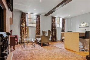 Coffres-forts dans les chambres, fer et planche à repasser