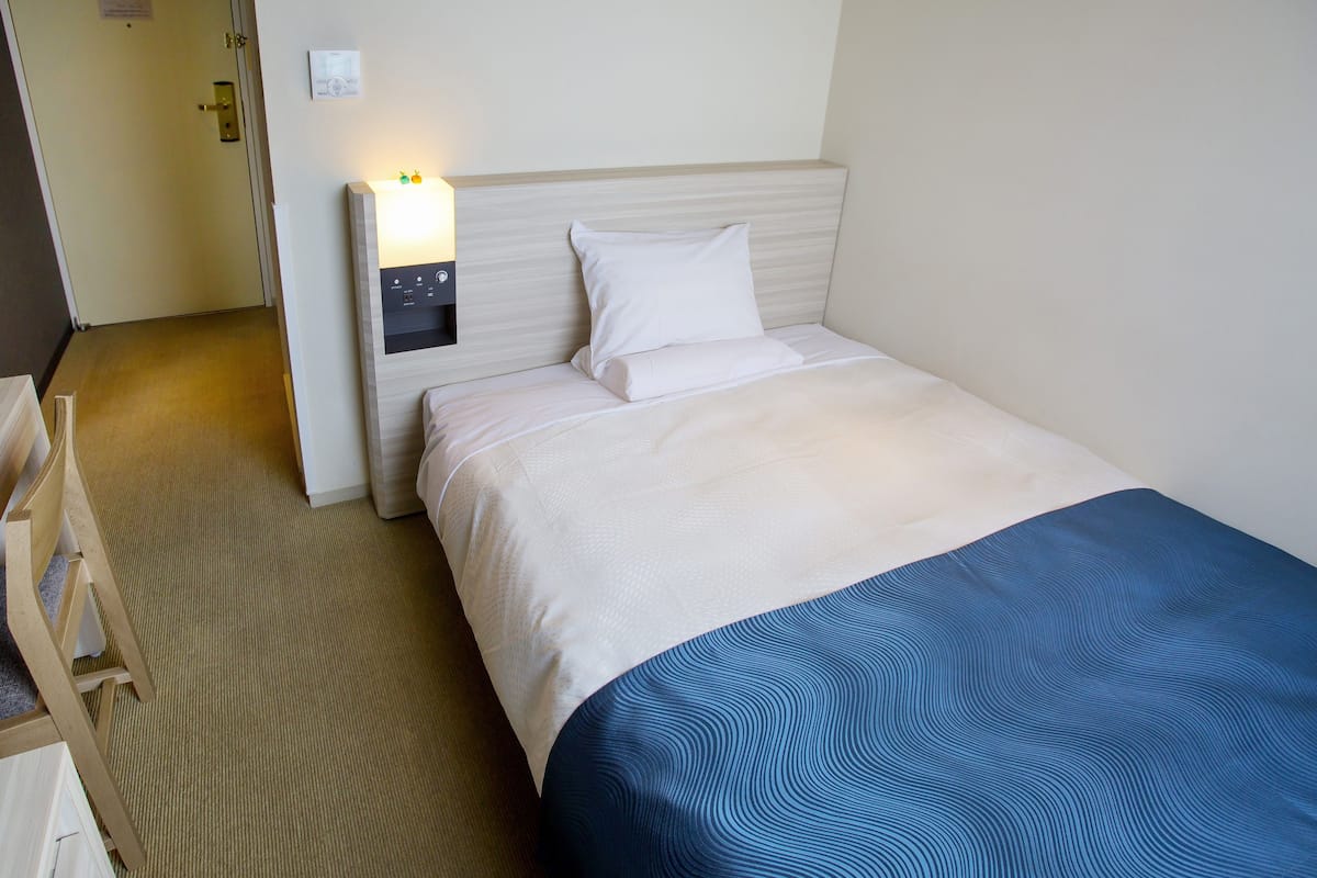 desk, laptop workspace, iron/ironing board, free wifi