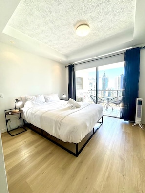 Family Apartment | Individually decorated, individually furnished, iron/ironing board - Ipanema Holiday Resort (Surfers Paradise)