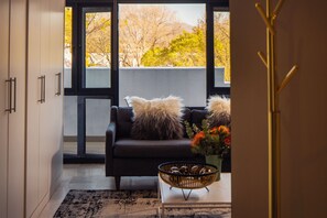 Room, 1 Bedroom | Living area | Flat-screen TV, fireplace