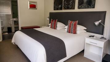 In-room safe, free WiFi, bed sheets