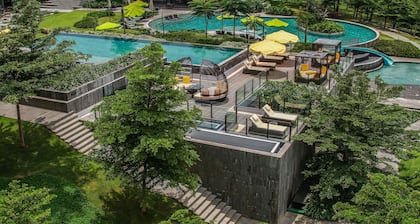 Royal Tulip Gunung Geulis Resort and Golf