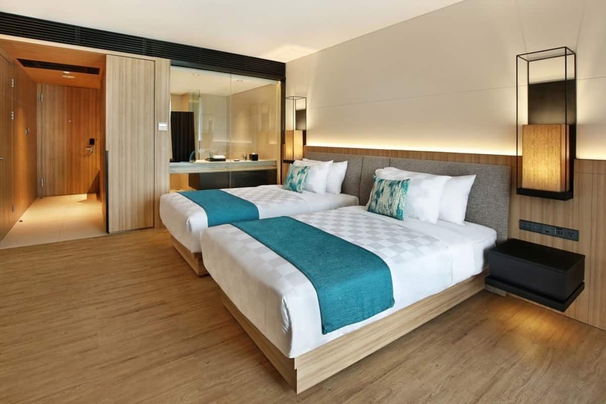 Hochwertige Bettwaren, Minibar, Zimmersafe, Schreibtisch