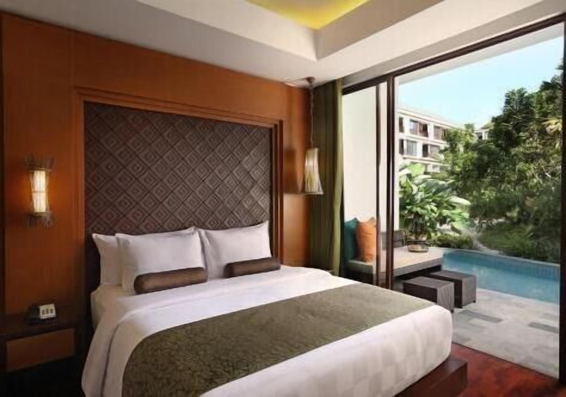 In-room safe, desk, blackout curtains, soundproofing