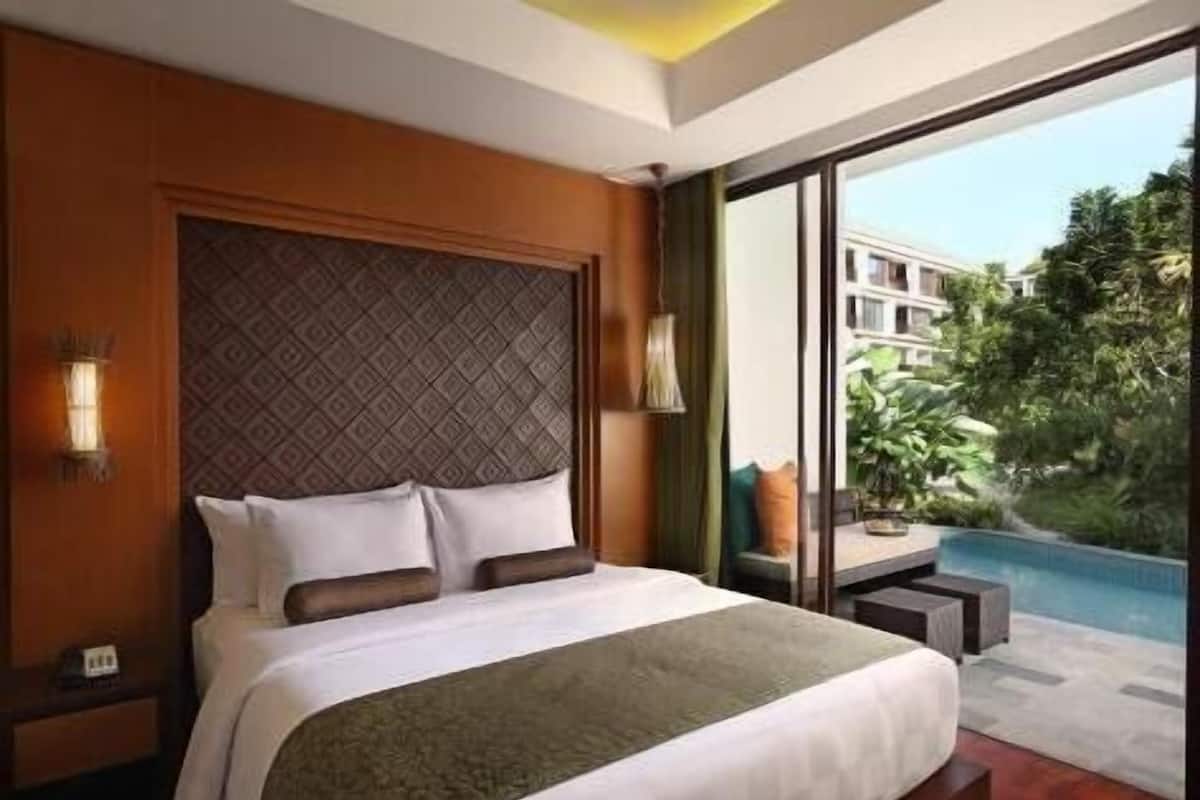 In-room safe, desk, blackout drapes, soundproofing