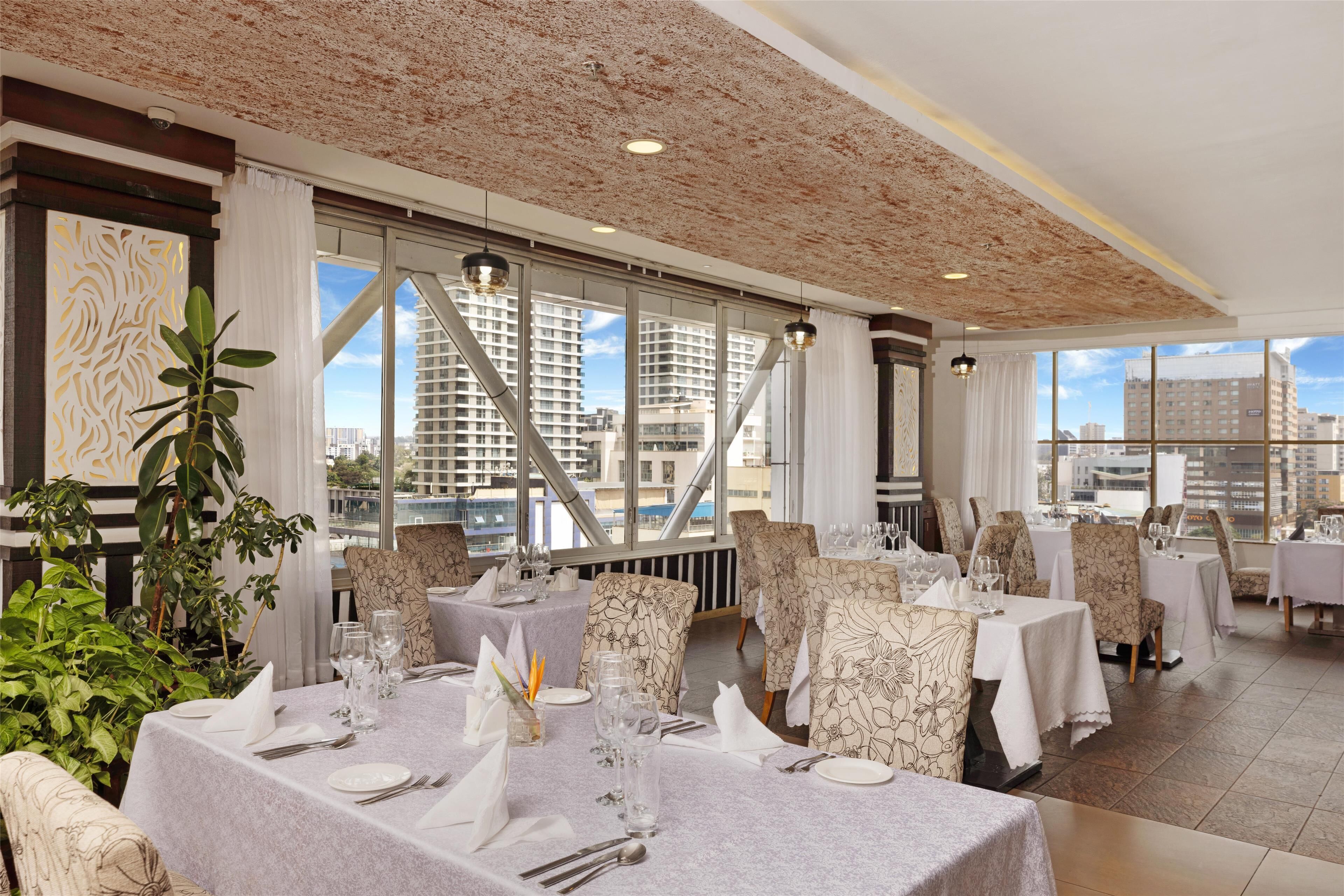 2 restaurants, breakfast served