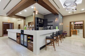 Bar (on property) - Hampton by Hilton Istanbul Atakoy (Istanbul)