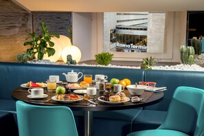 Free daily buffet breakfast - Gioberti Art Hotel (Rome)