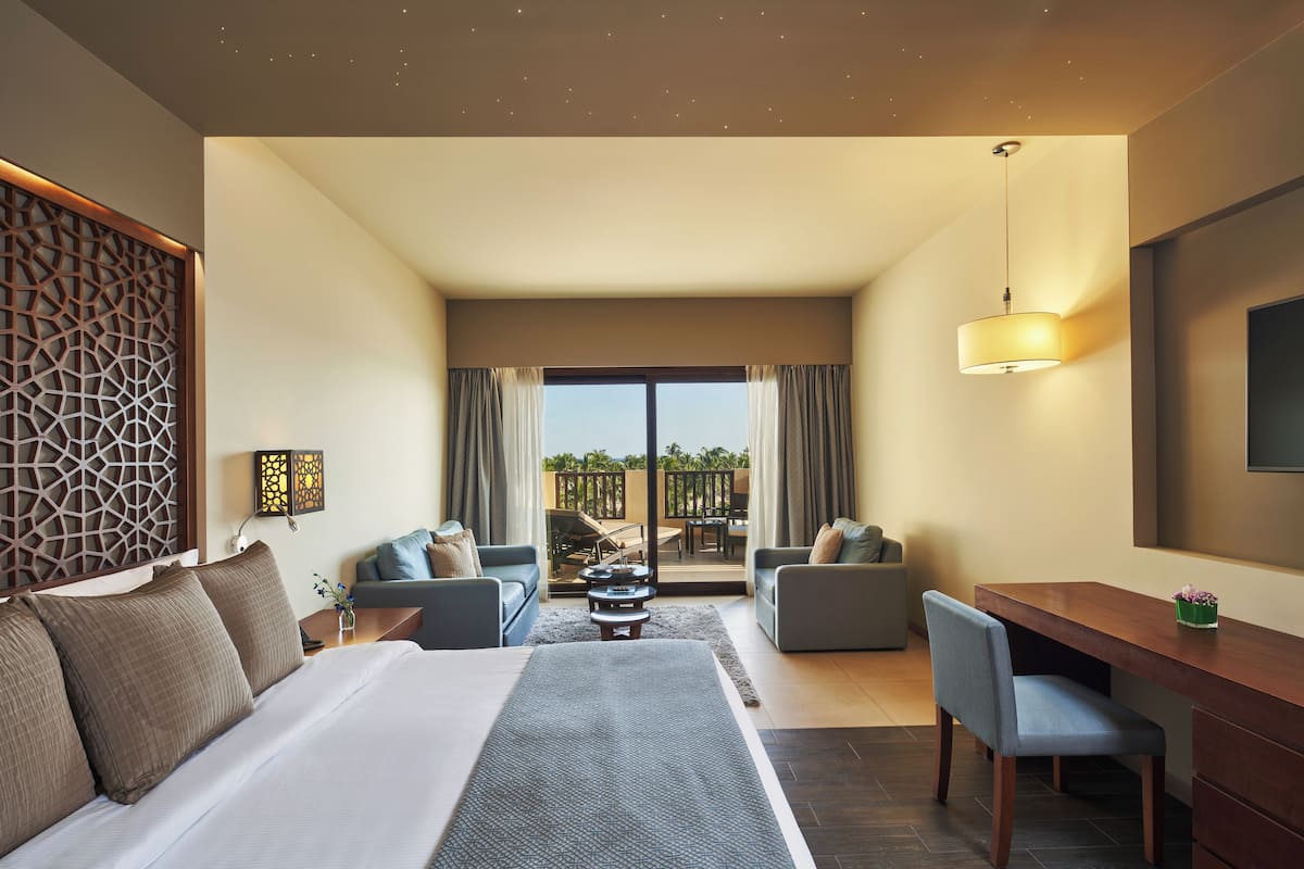 Family Ocean View King Room With Aqua Park Entrance | 1 bedroom, minibar, in-room safe, desk