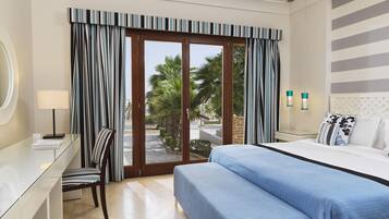 1 chambre, minibar, coffres-forts dans les chambres, bureau