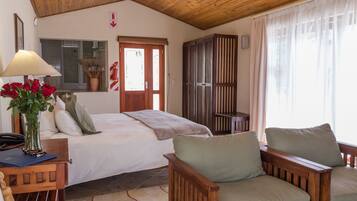 King Room | Down duvets, in-room safe, desk, blackout curtains