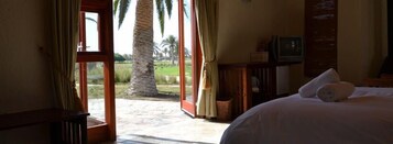 Down comforters, in-room safe, desk, blackout drapes