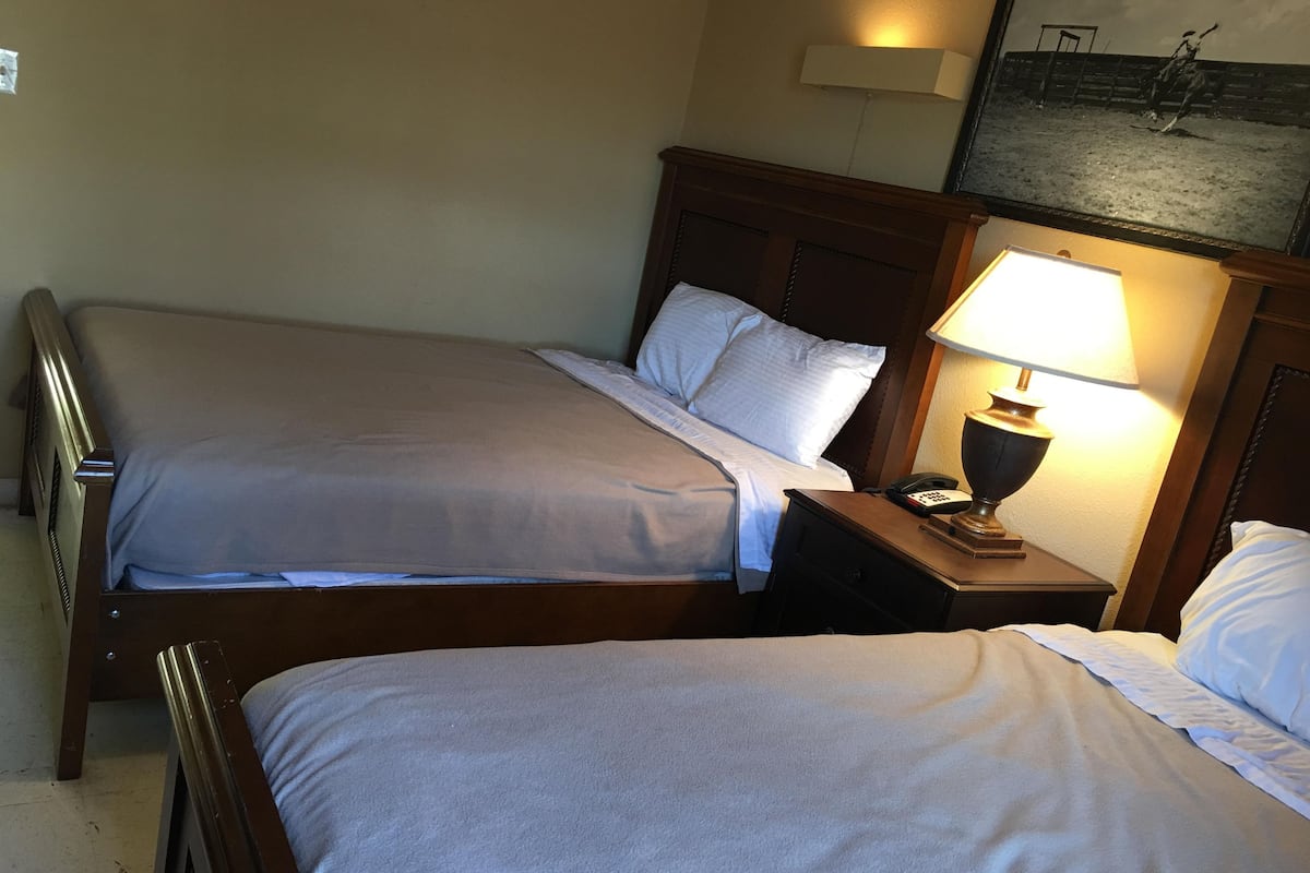 Standard Room, 2 Queen Beds