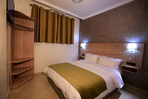 Superior Triple Room, Multiple Beds, Non Smoking | Soundproofing - Hôtel Ichbilia (Marrakech)