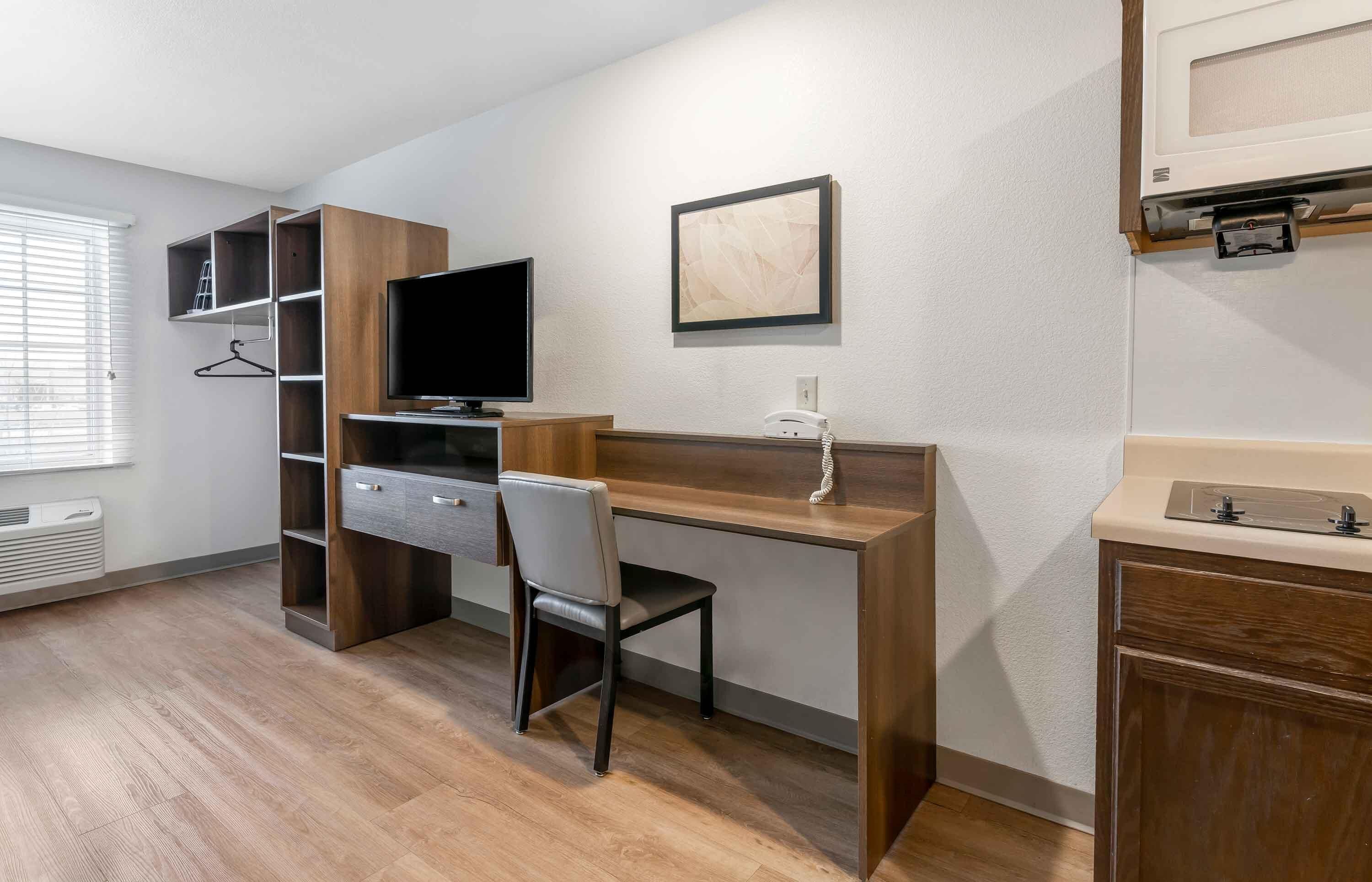 Standard-Studio, Nichtraucher, Kühlschrank und Mikrowelle | Schreibtisch, laptopgeeigneter Arbeitsplatz, kostenloses WLAN