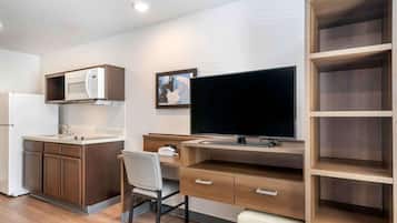 Standard Studio, Non Smoking, Refrigerator & Microwave | Desk, laptop workspace, free WiFi, bed sheets