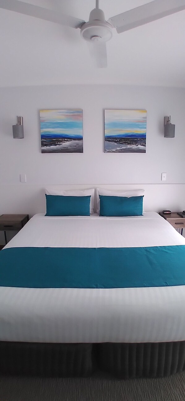 Habitación familiar, 3 habitaciones | Ropa de cama de alta calidad y espacio para trabajar con un portátil