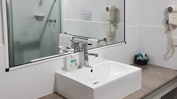 Standard Room | Bathroom