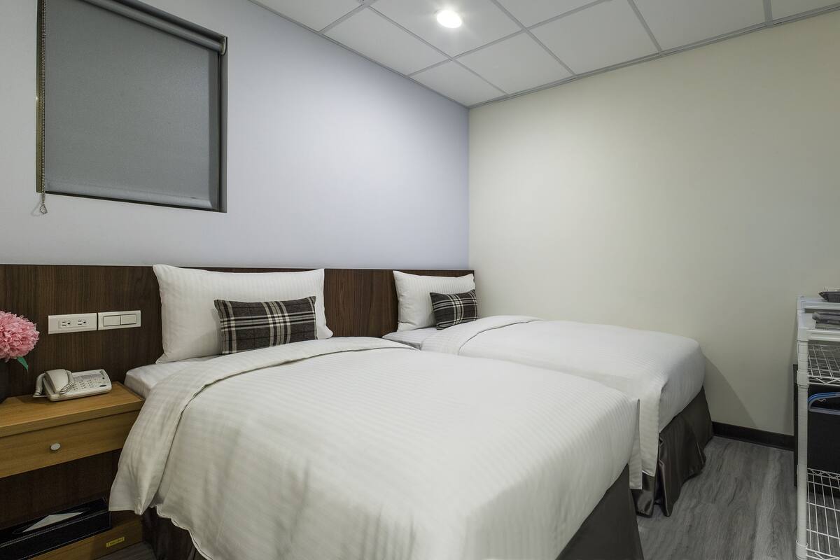 Twin Room | Free WiFi