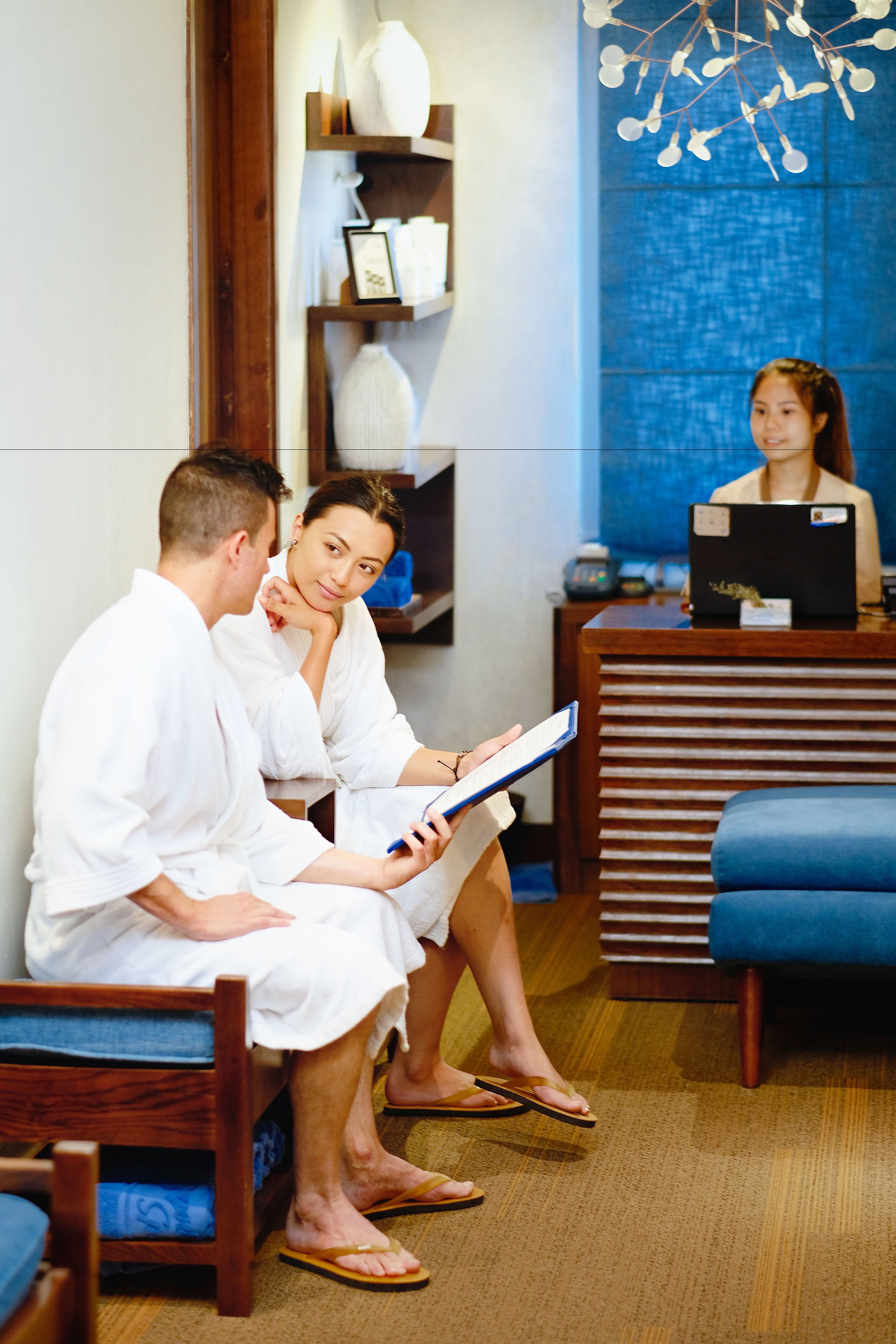 Couples treatment room(s), sauna, steam room, body treatments
