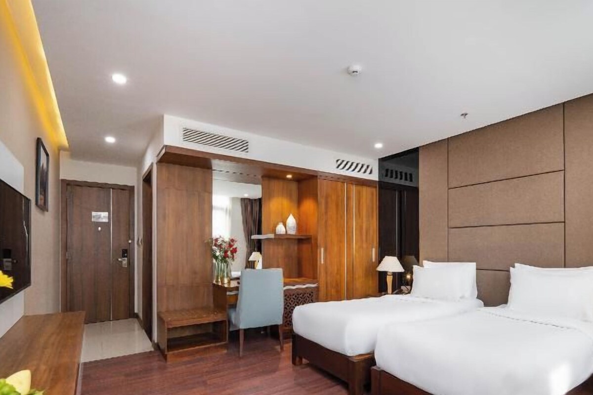 In-room safe, desk, laptop workspace, blackout curtains