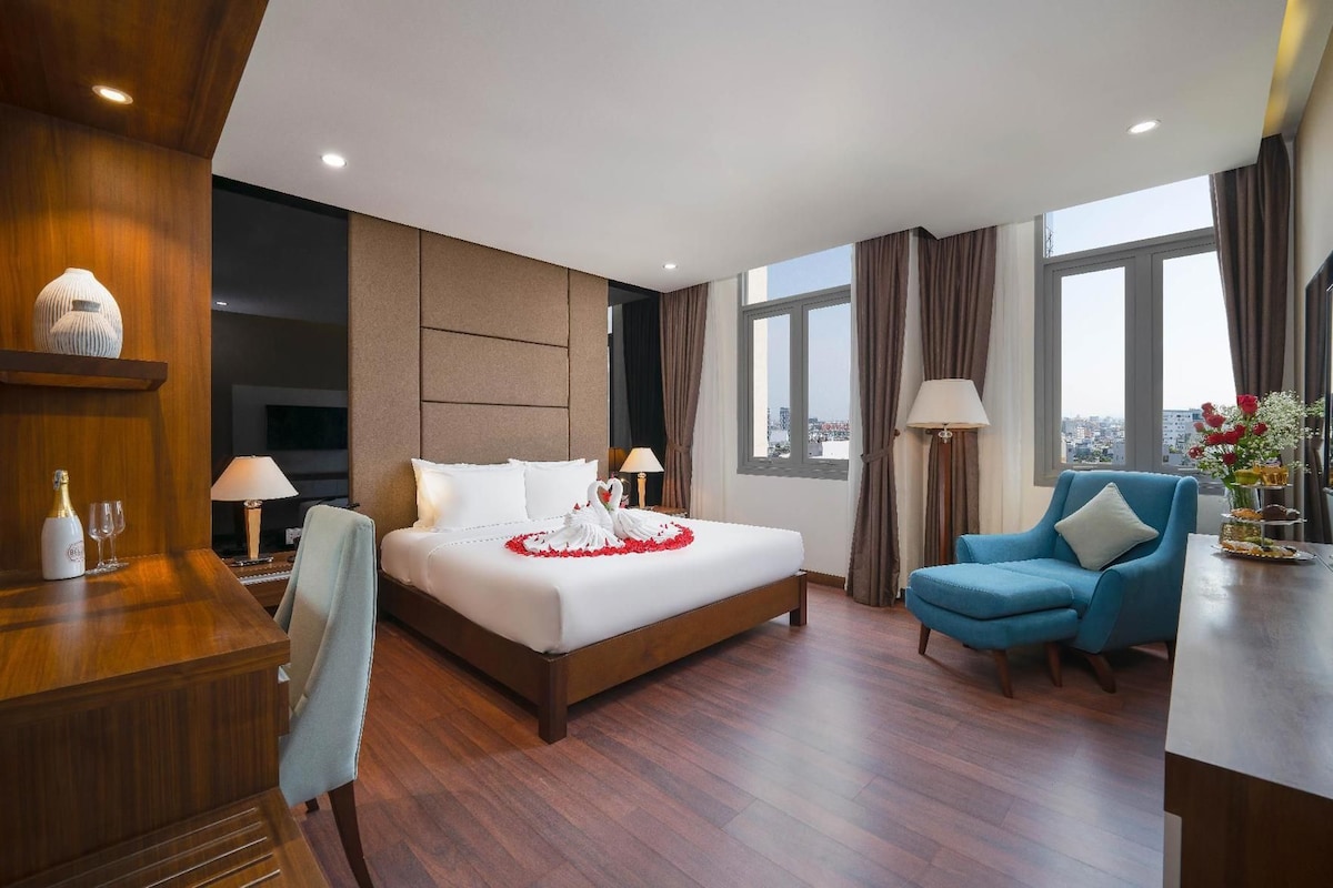 In-room safe, desk, laptop workspace, blackout curtains