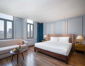 Family Studio Suite, Multiple Beds, Bathtub, Executive Level