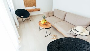 Unclassified image, 3 of 42, button - La Maltese Oia Luxury Suites (Santorini)