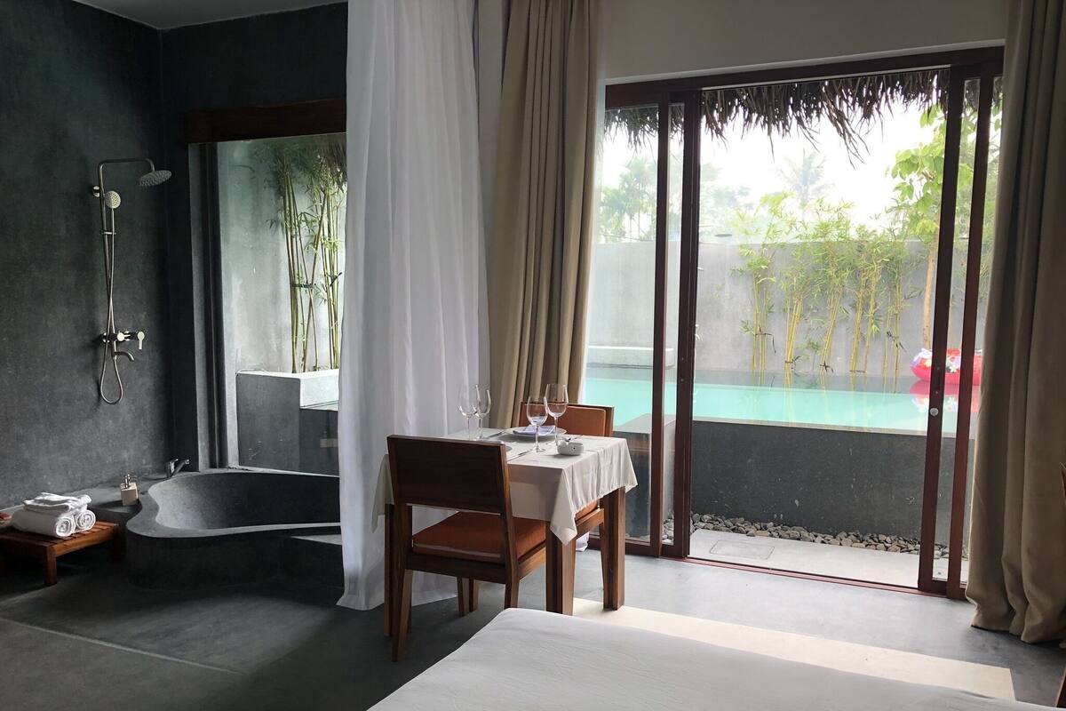 One Bedroom Private Villa | Minibar, két bảo mật tại phòng, bàn