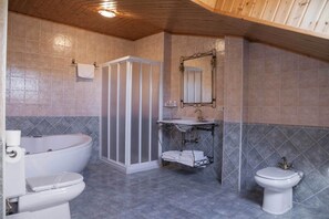 Artículos de higiene personal gratuitos y secador de pelo
