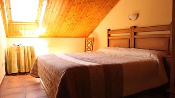 Schreibtisch, Verdunkelungsvorhänge, schallisolierte Zimmer, Babybetten