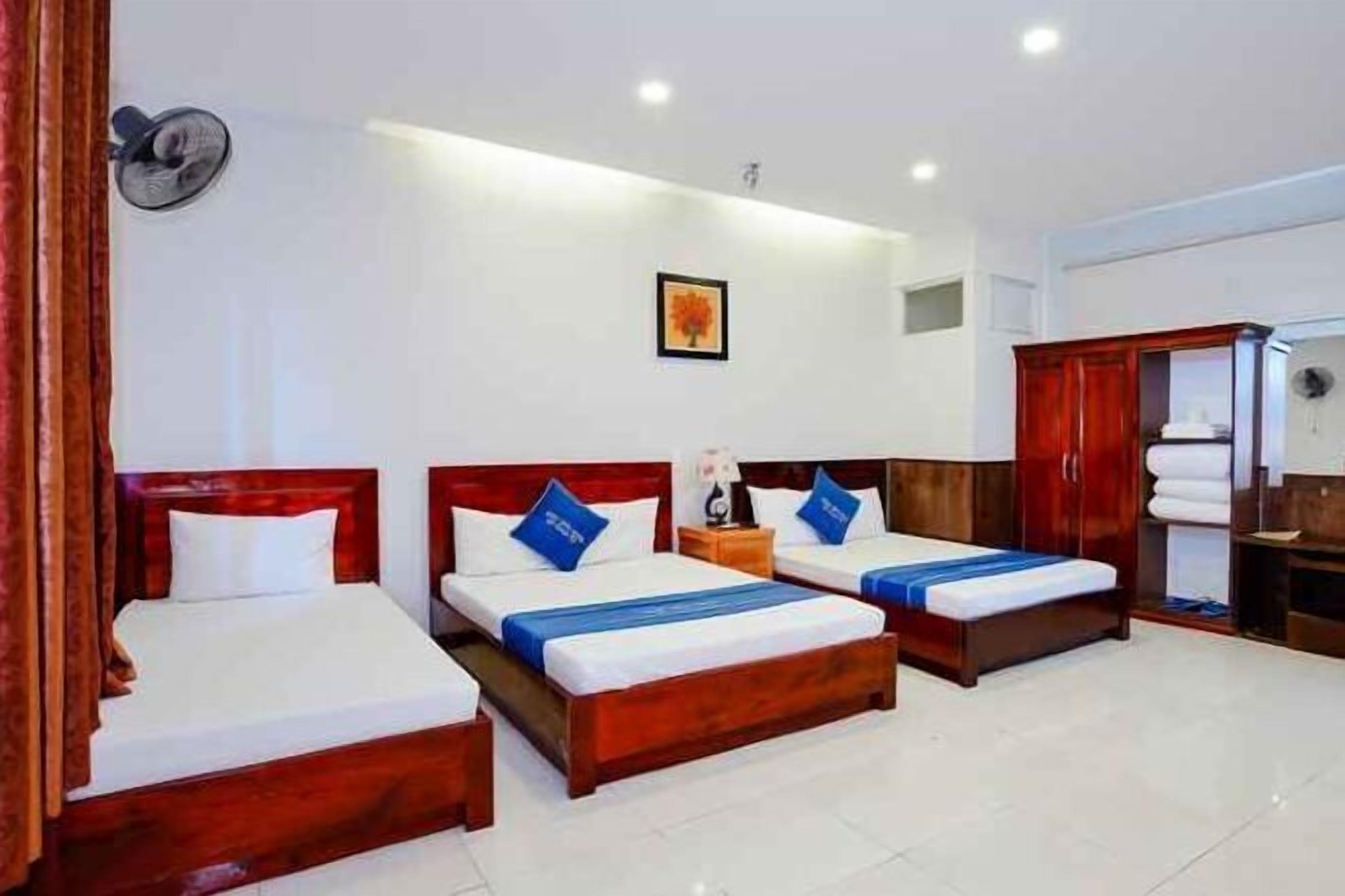 มินิบาร์, ตู้นิรภัยในห้ องพัก, โต๊ะทำงาน, Wi-Fi ฟรี