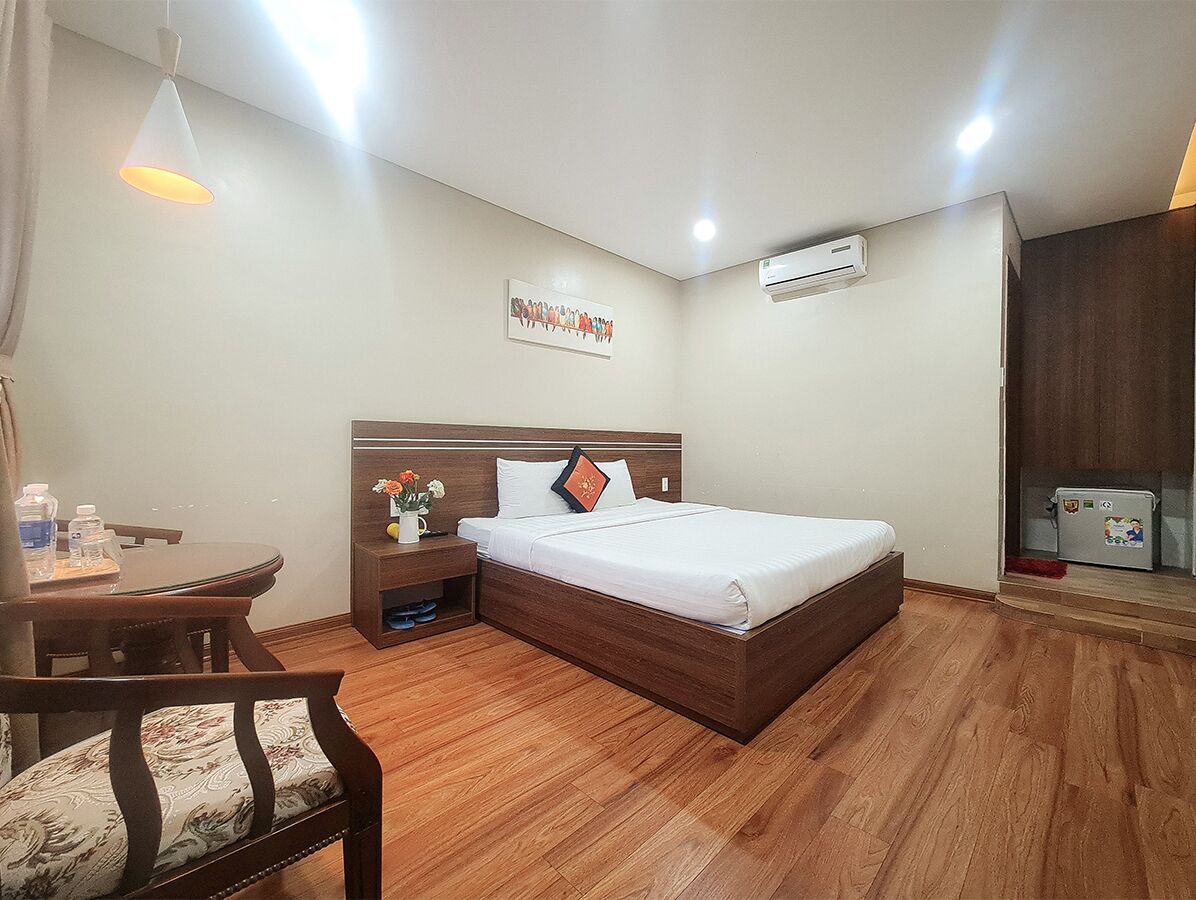 deluxe room | minibar, in-room safe, desk, free wifi