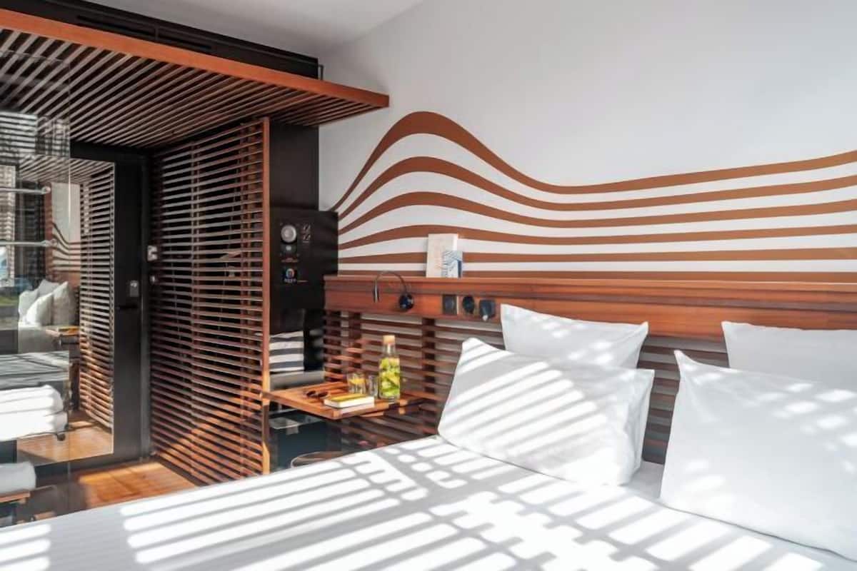 Ropa de cama de alta calidad y minibar