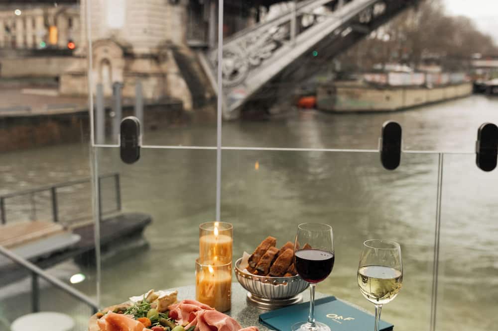 Off Paris Seine