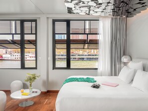 Suite designer silver Seine view