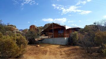 Luxury Cabin (Bokmakierie) | Balkoni